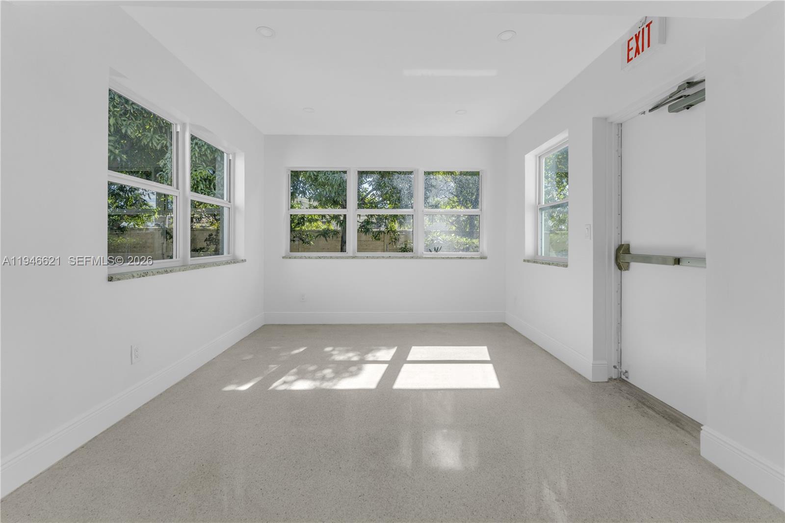   /   sq. ft. $ 2026-01-15 0 foto