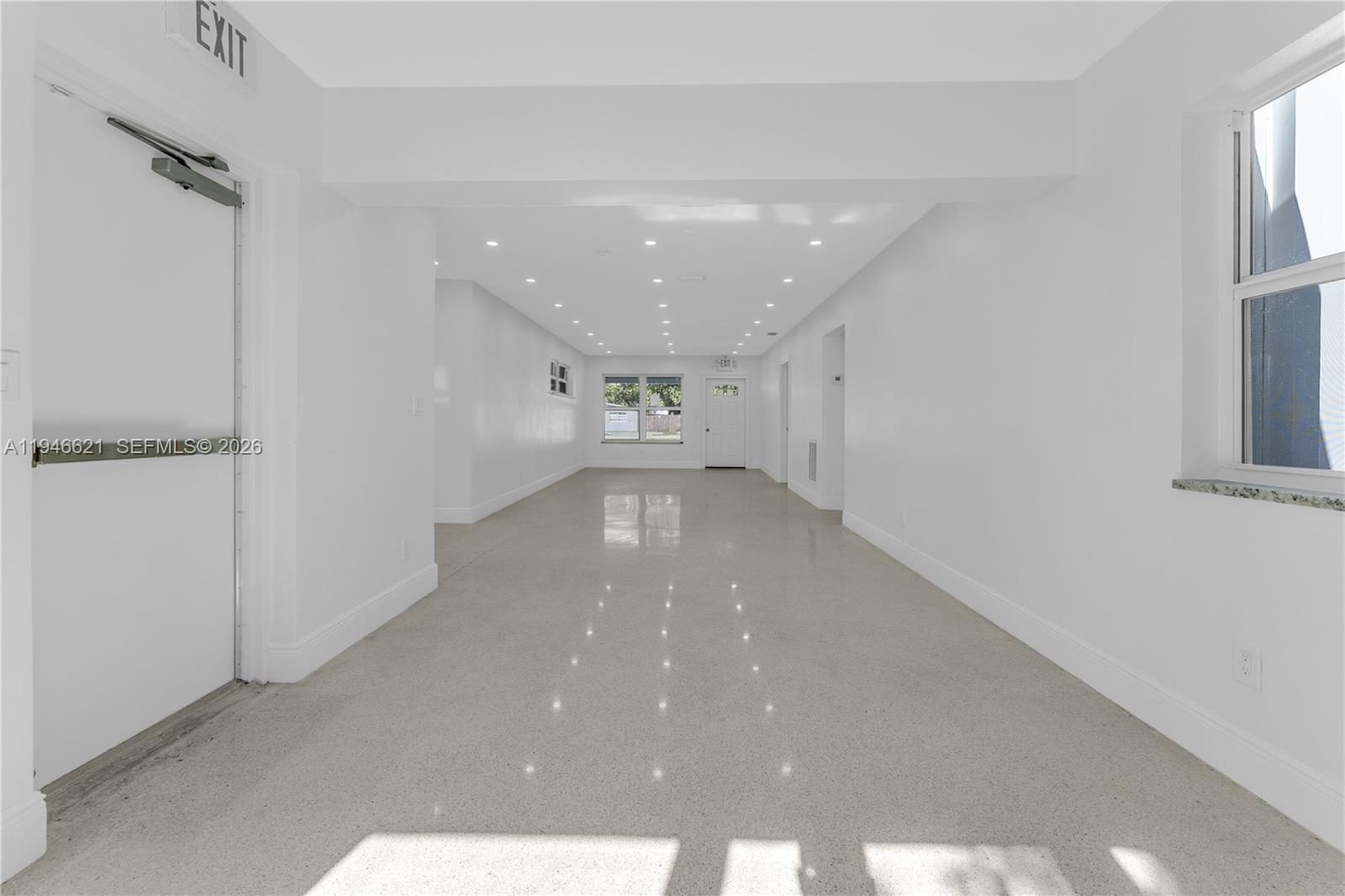   /   sq. ft. $ 2026-01-15 0 foto