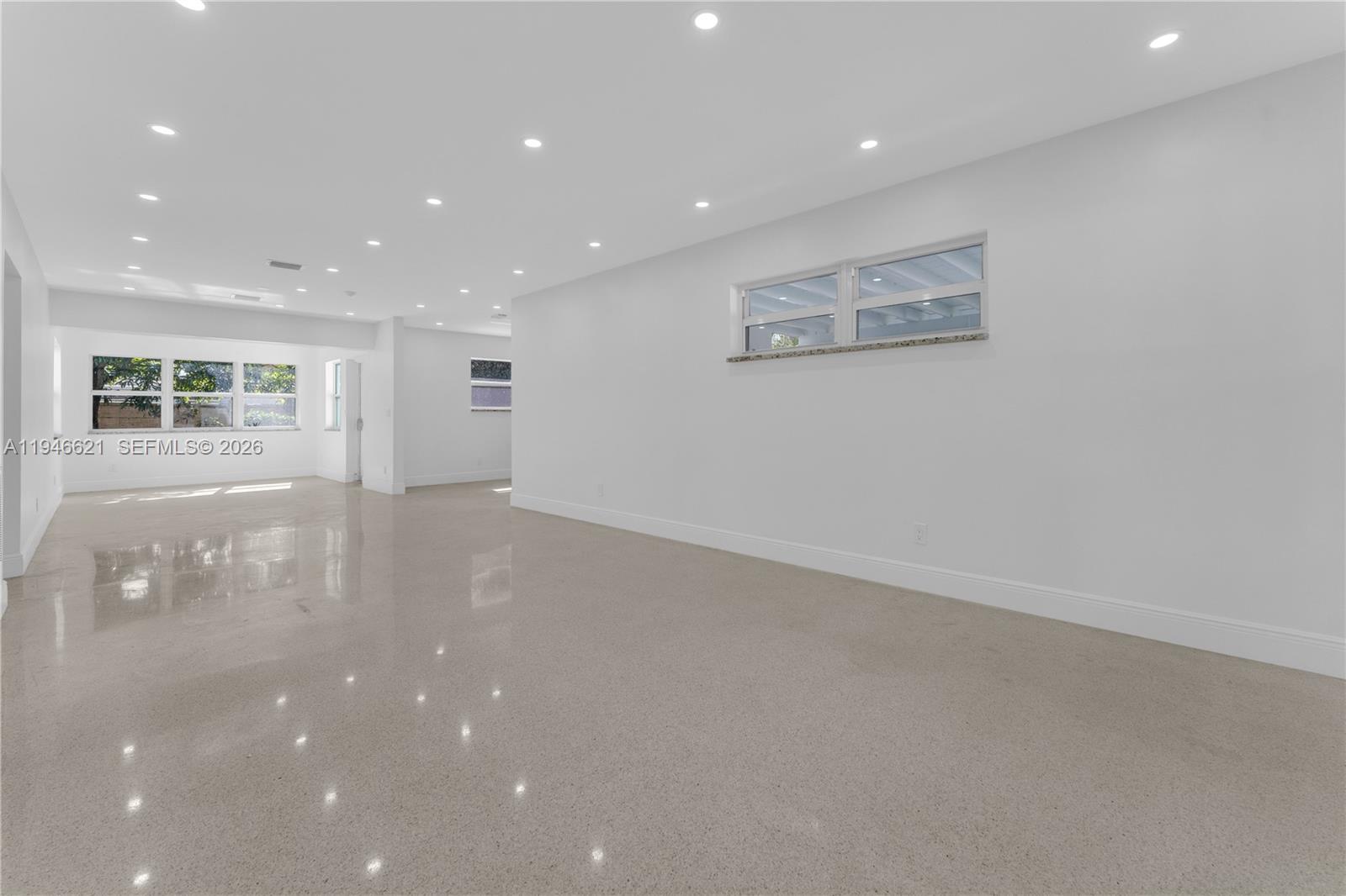   /   sq. ft. $ 2026-01-15 0 foto