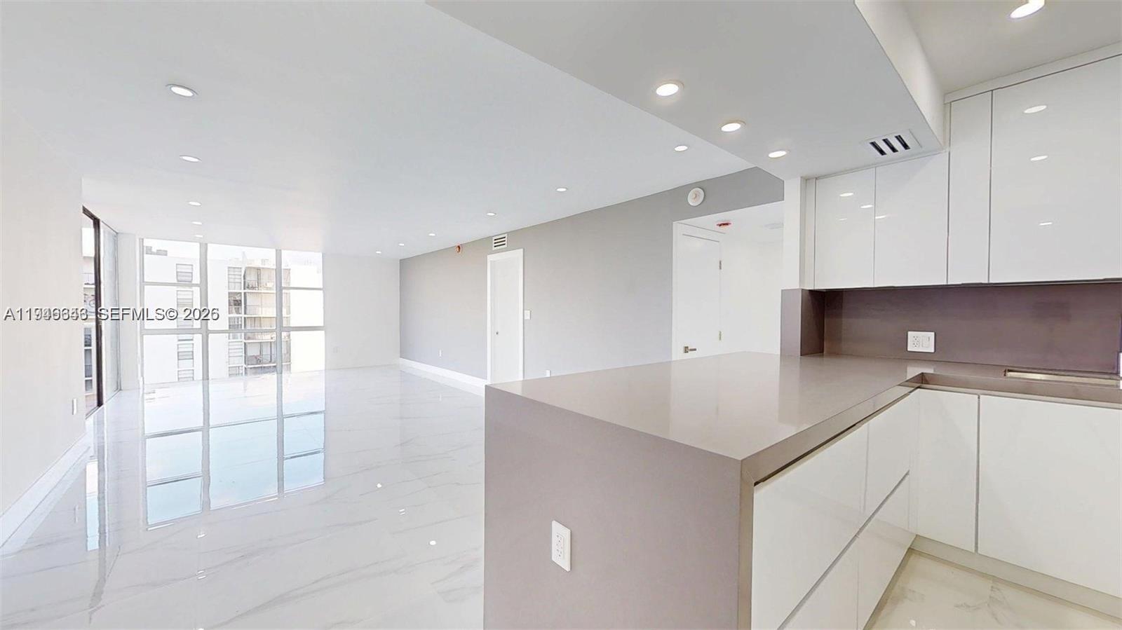 Photo of 3625 Country Club Dr  #609, Aventura, Florida, 33180 - 