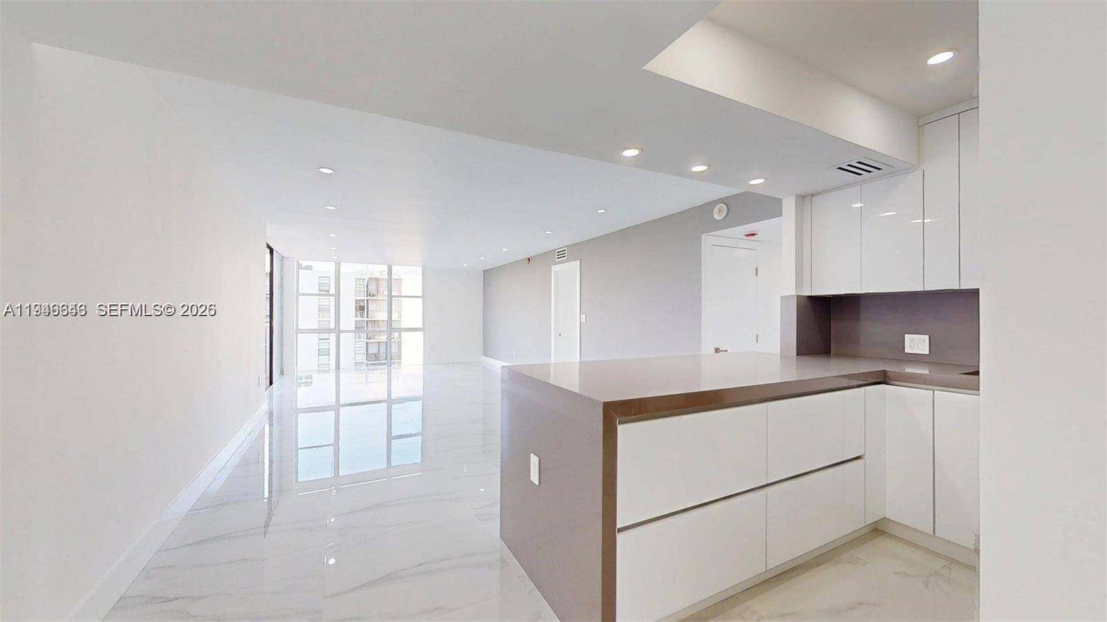 Photo of 3625 Country Club Dr  #609, Aventura, Florida, 33180 - 