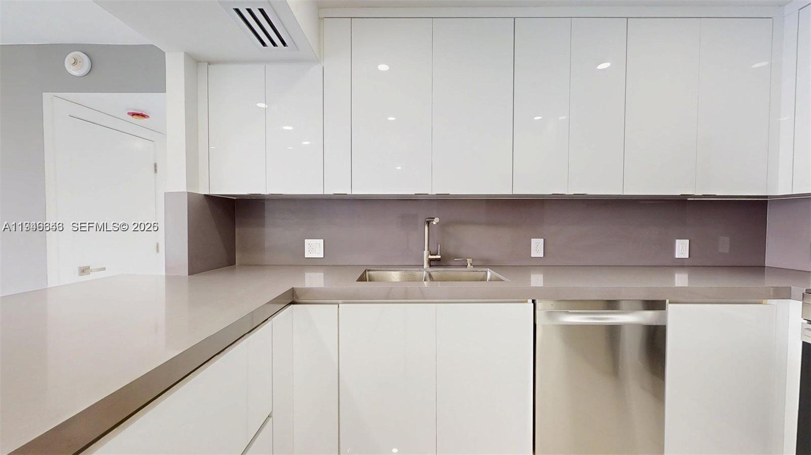 Photo of 3625 Country Club Dr  #609, Aventura, Florida, 33180 - 