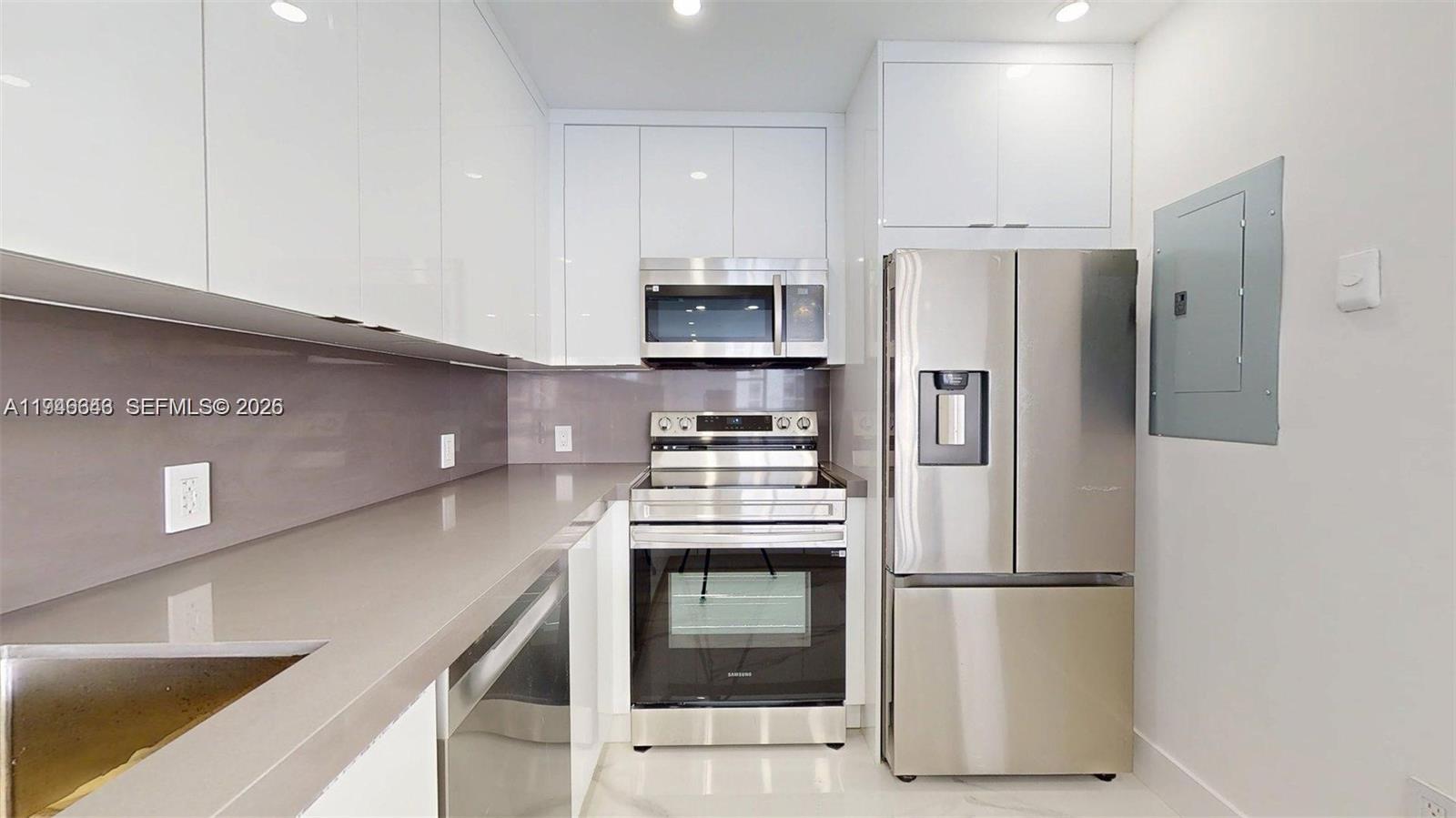 Photo of 3625 Country Club Dr  #609, Aventura, Florida, 33180 - 