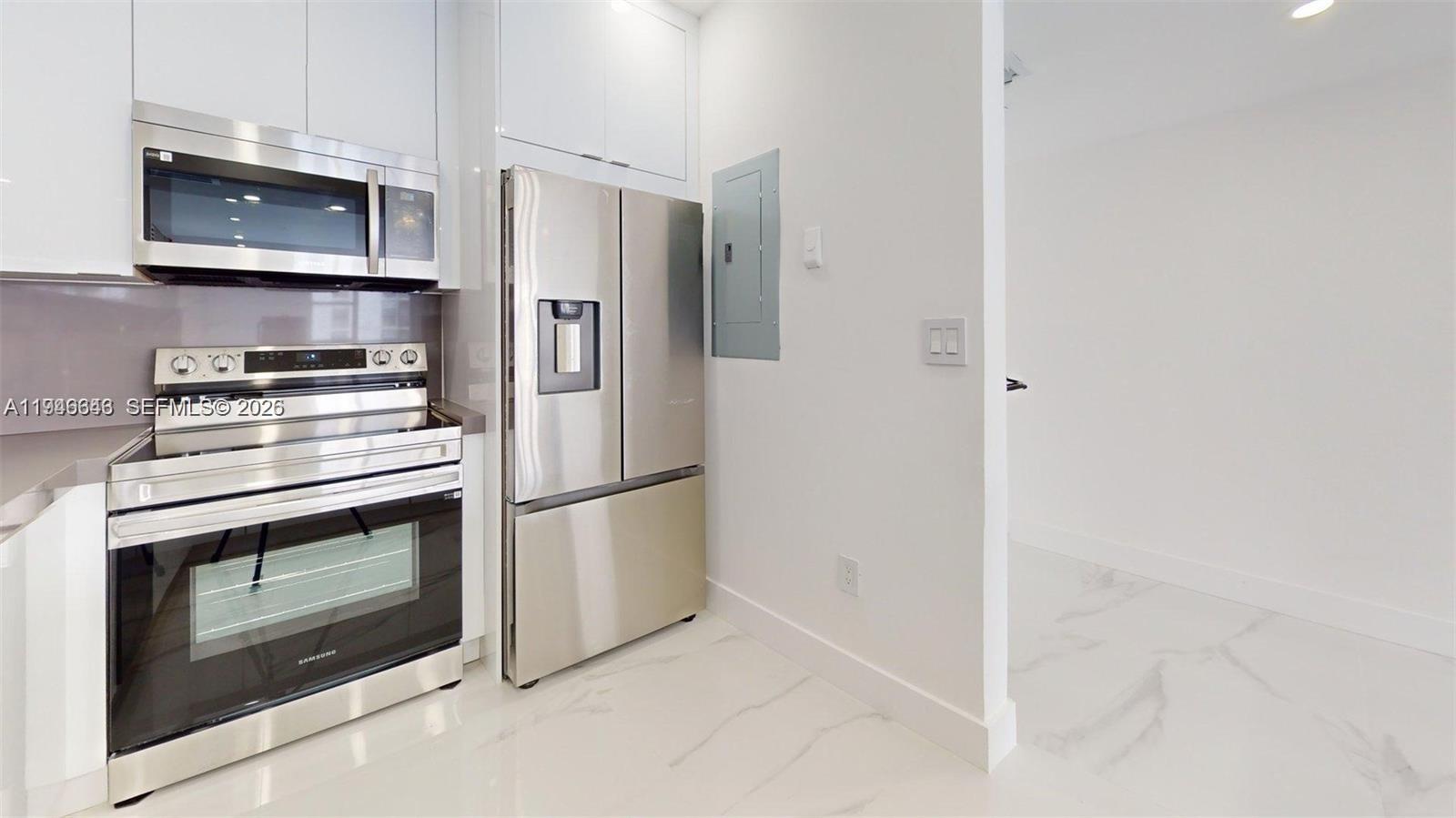 Photo of 3625 Country Club Dr  #609, Aventura, Florida, 33180 - 