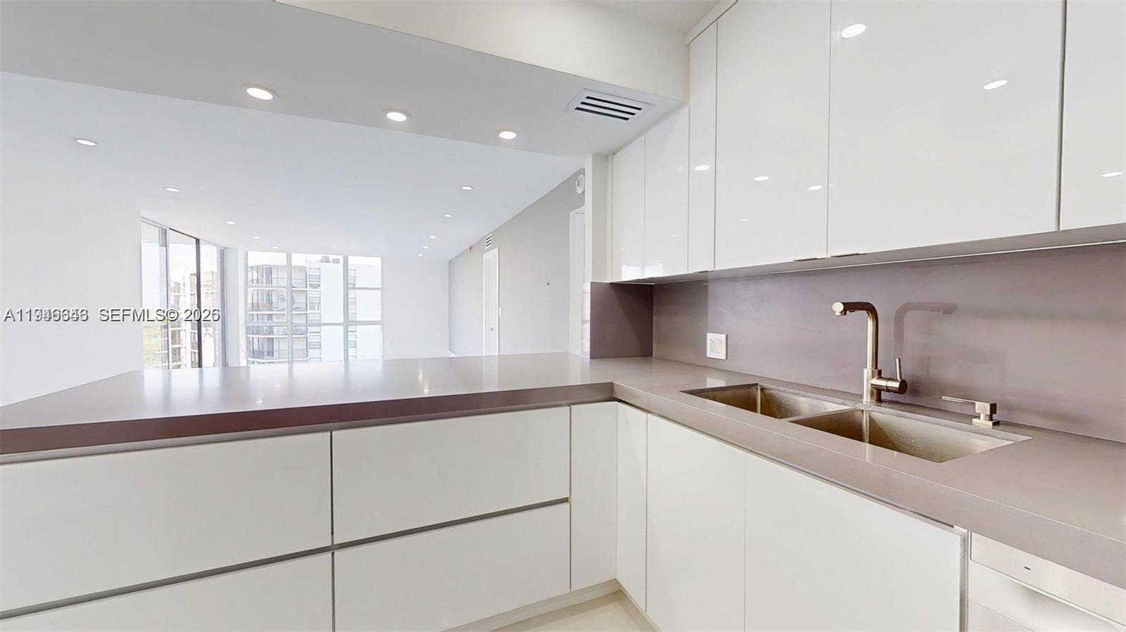 Photo of 3625 Country Club Dr  #609, Aventura, Florida, 33180 - 