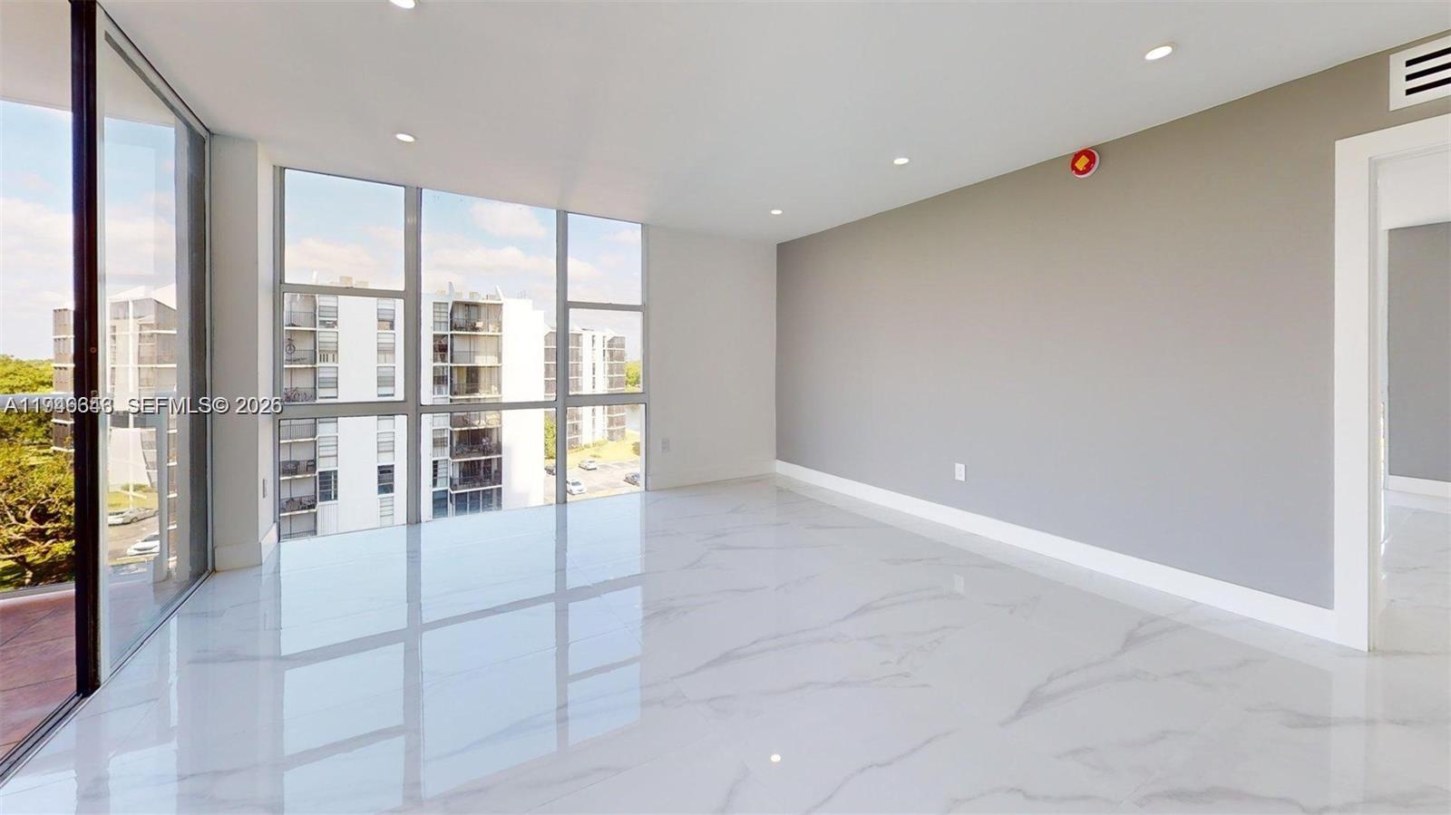 Photo of 3625 Country Club Dr  #609, Aventura, Florida, 33180 - 