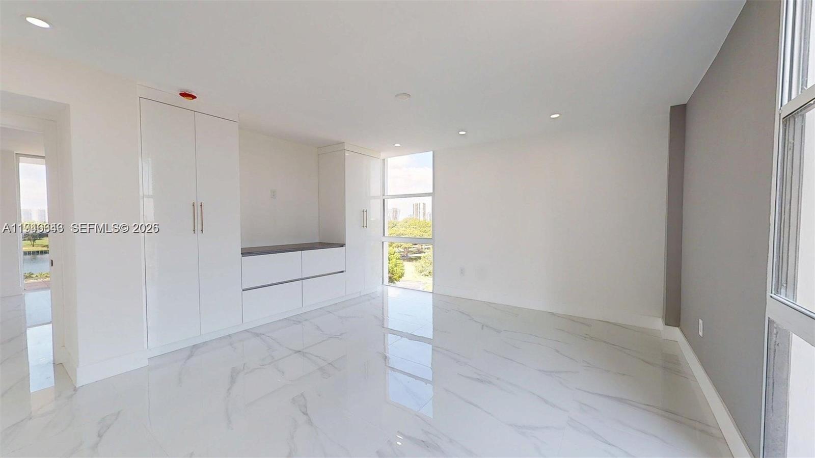 Photo of 3625 Country Club Dr  #609, Aventura, Florida, 33180 - 