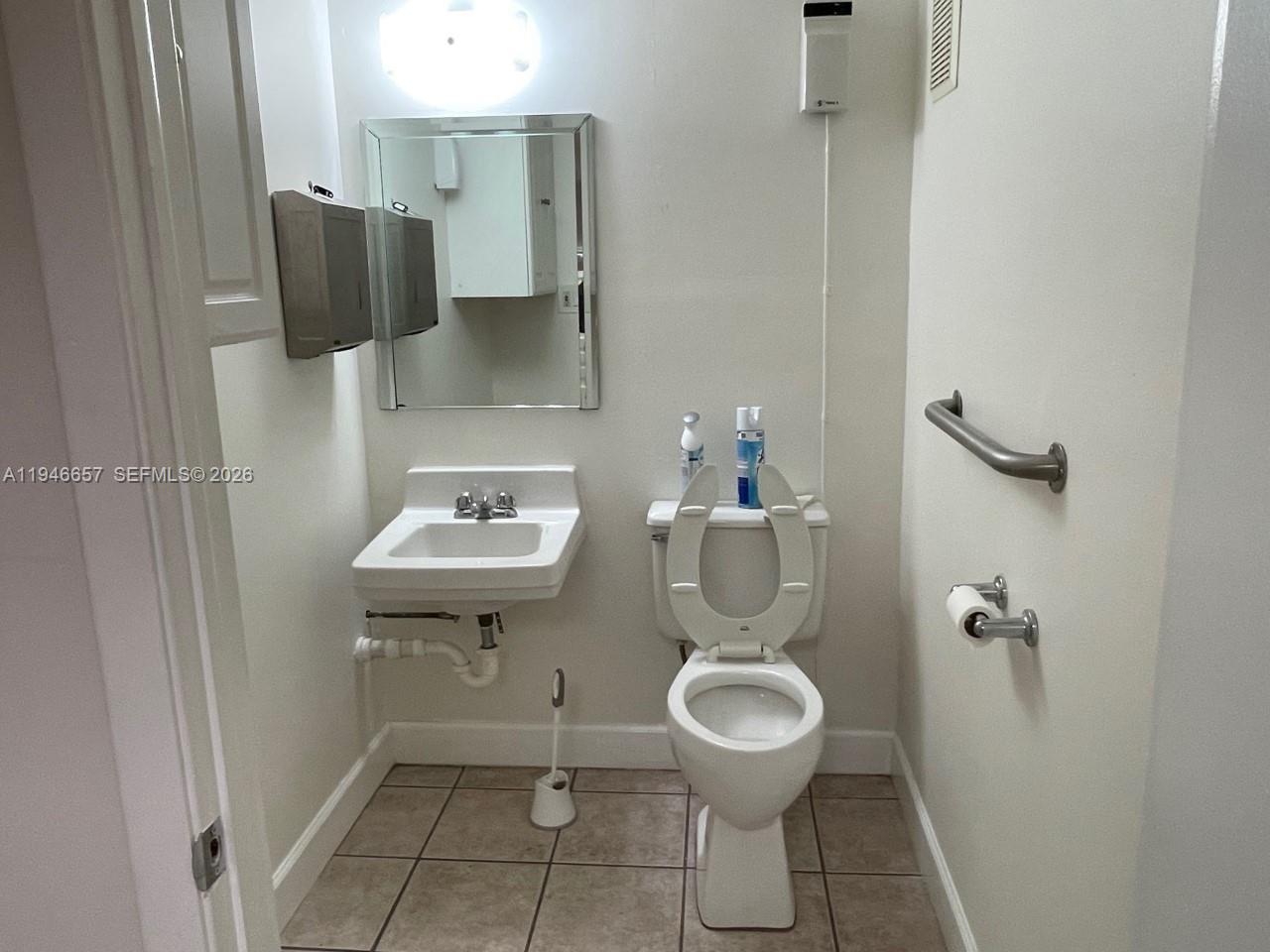 B2  /   sq. ft. $ 2026-01-15 0 foto