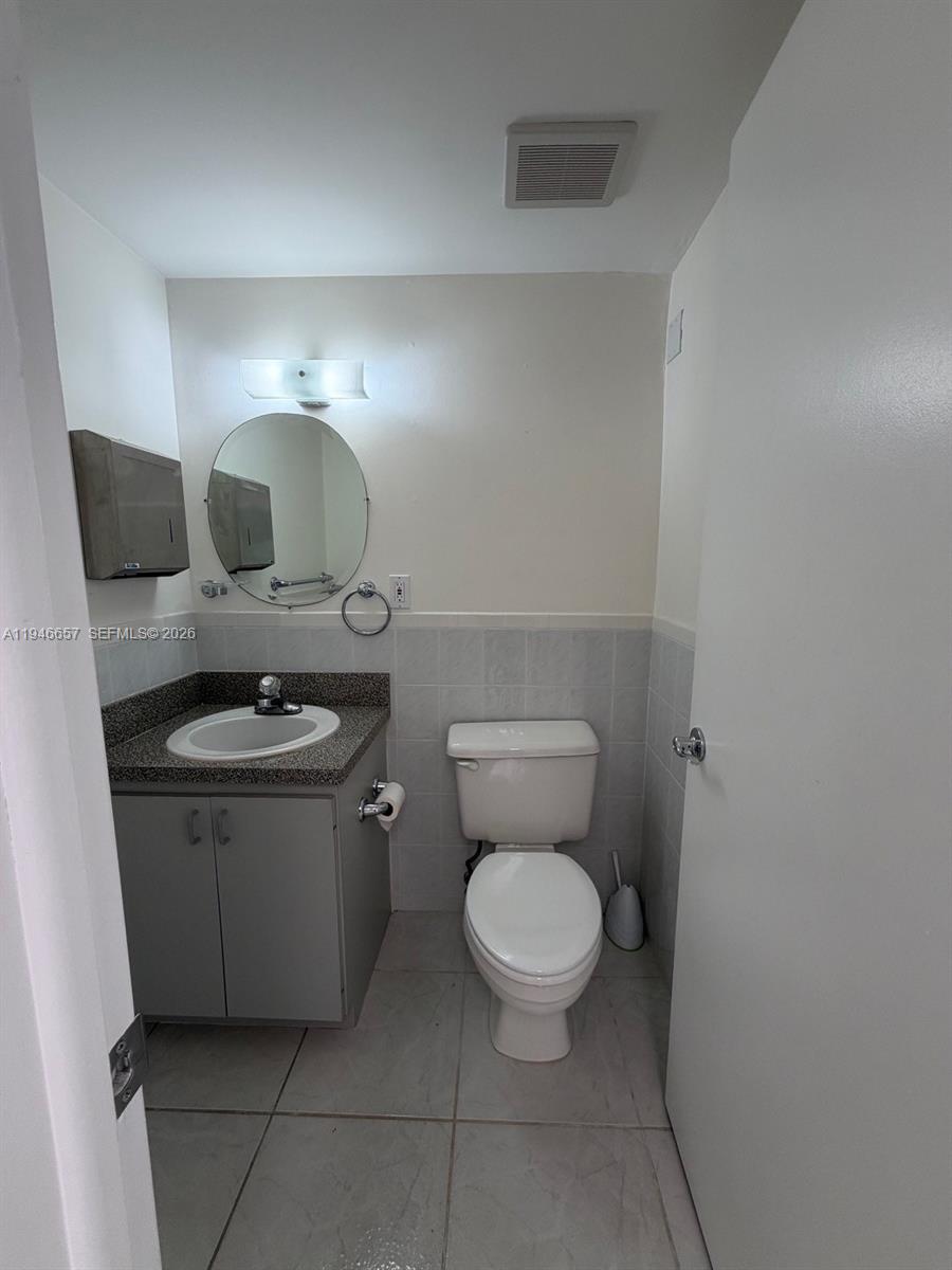 Подробнее B2 / кв.футов $ 2026-01-15 0 Фото