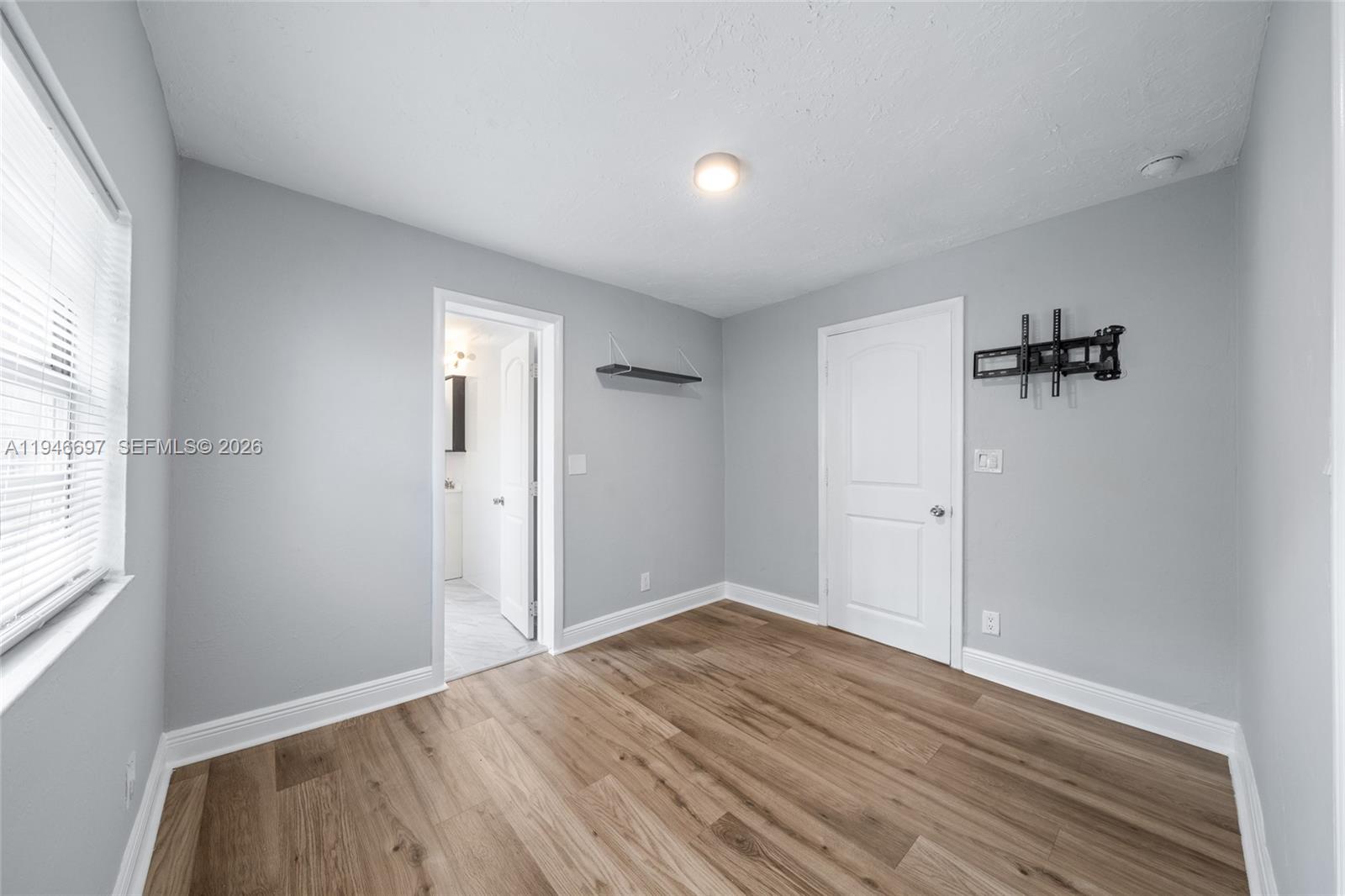   /  1738 кв.футов $ 2026-01-15 0 Фото