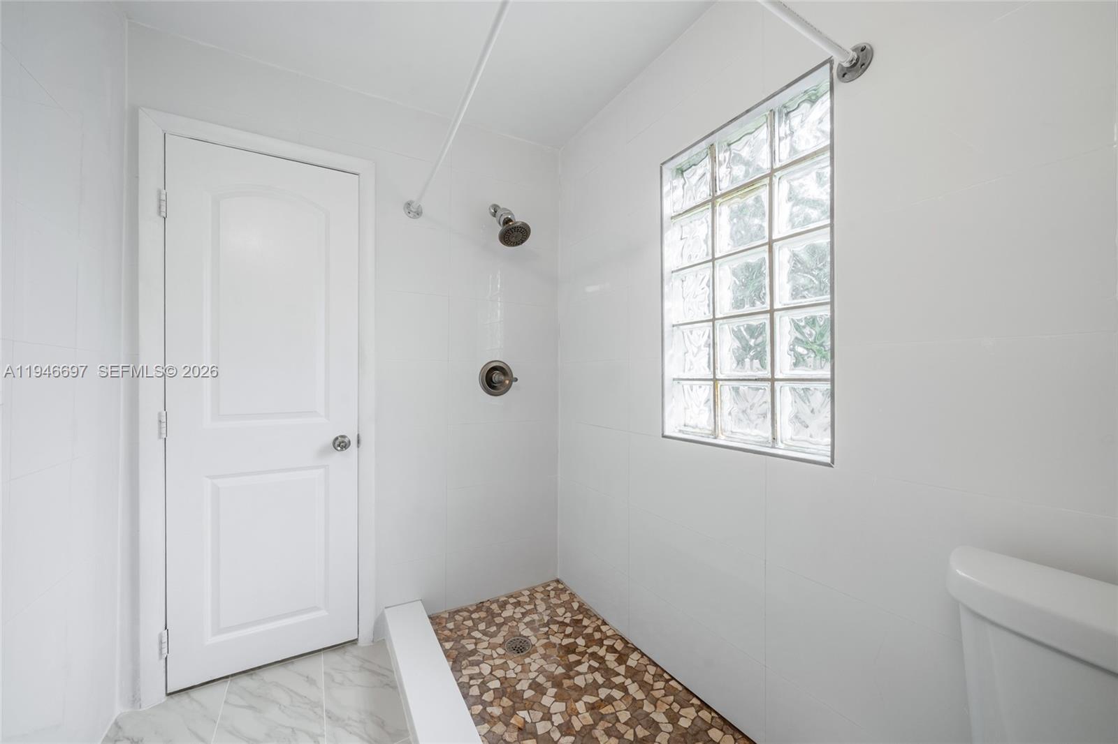   /  1738 кв.футов $ 2026-01-15 0 Фото