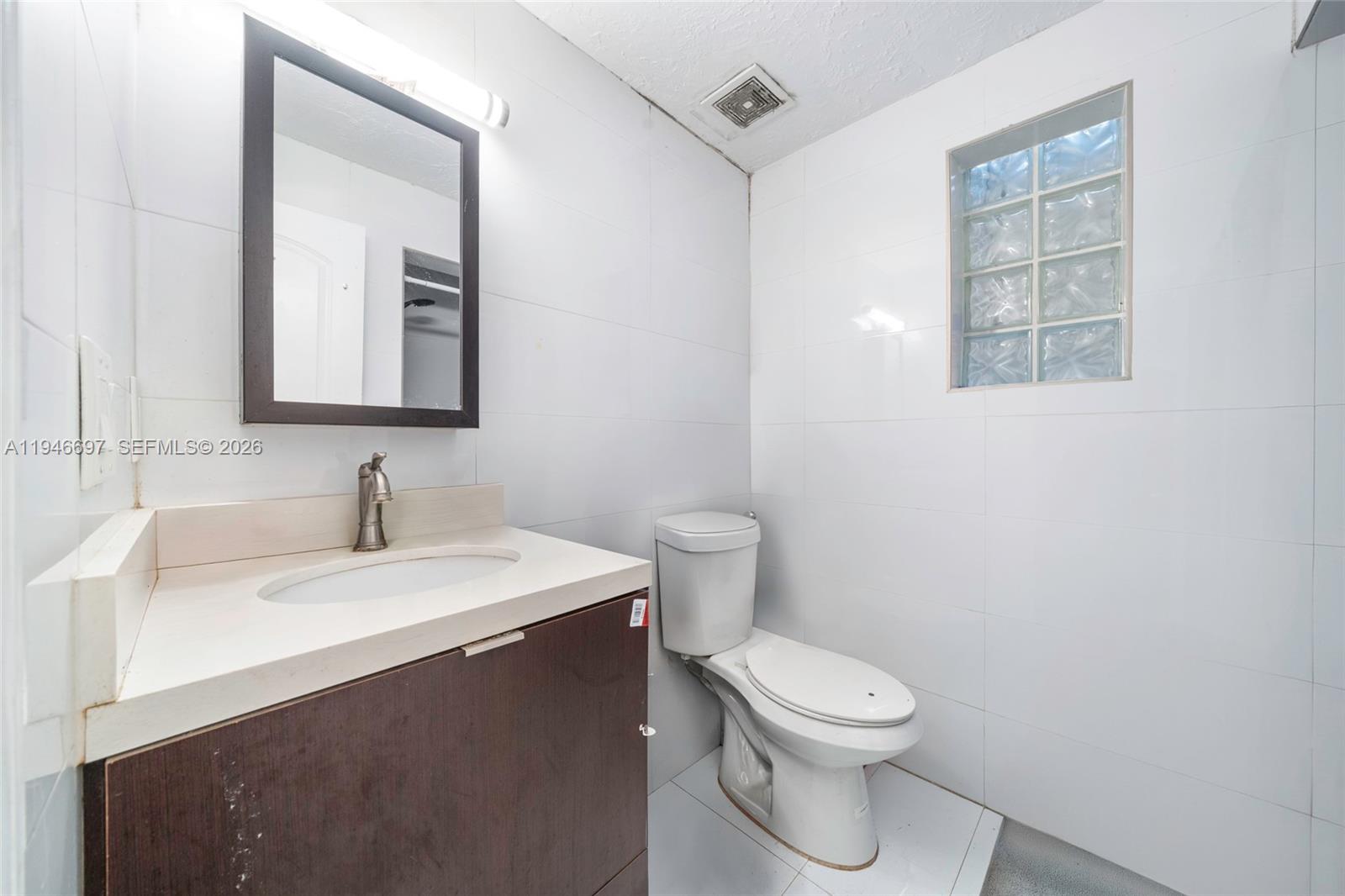   /  1738 кв.футов $ 2026-01-15 0 Фото