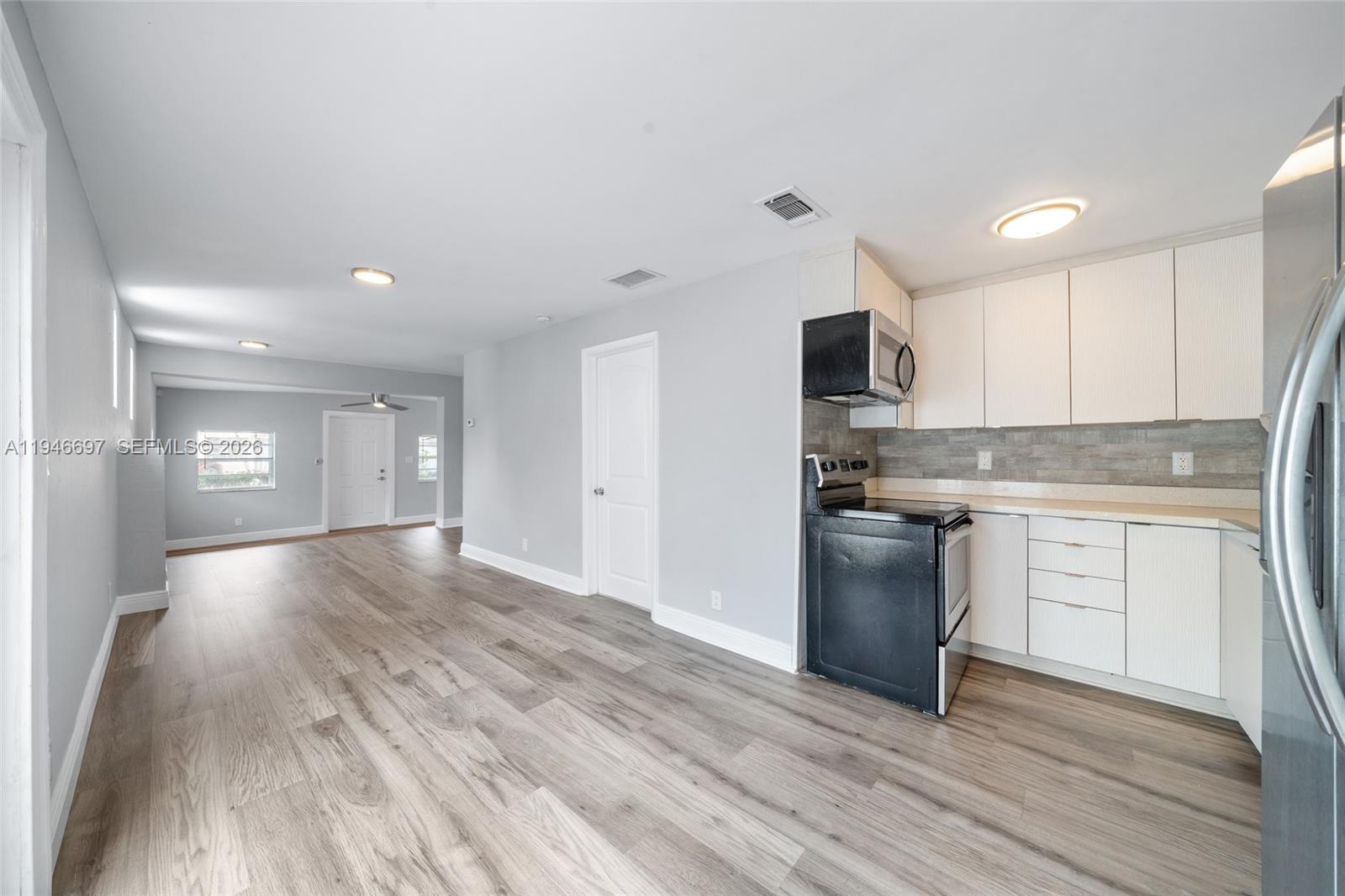   /  1738 кв.футов $ 2026-01-15 0 Фото