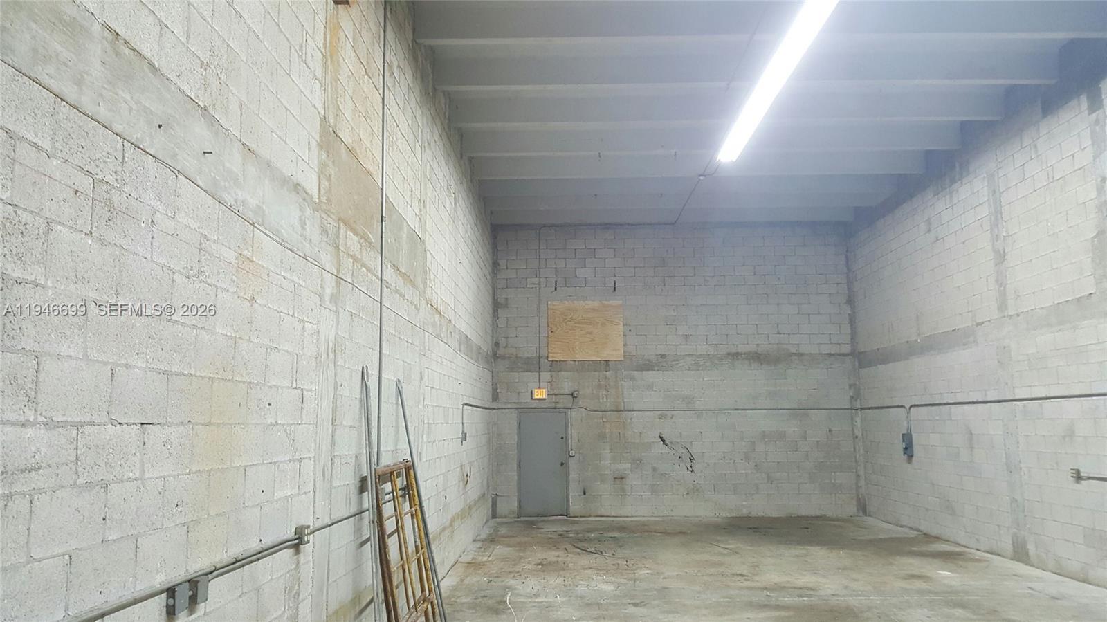 See details 8535-8537 / sq. ft. $ 2026-01-27 0 Photo