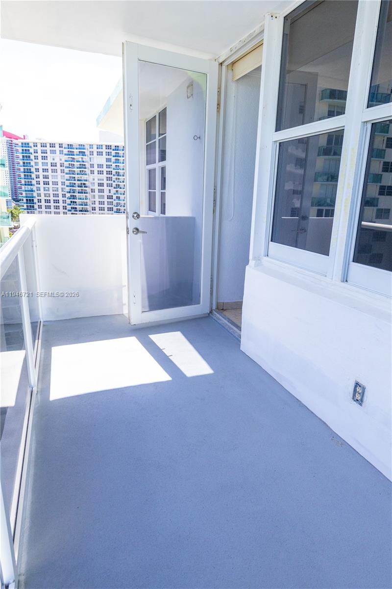 Photo of 3725 Ocean Dr #1116, Hollywood, Florida, 33019 - BALCONY