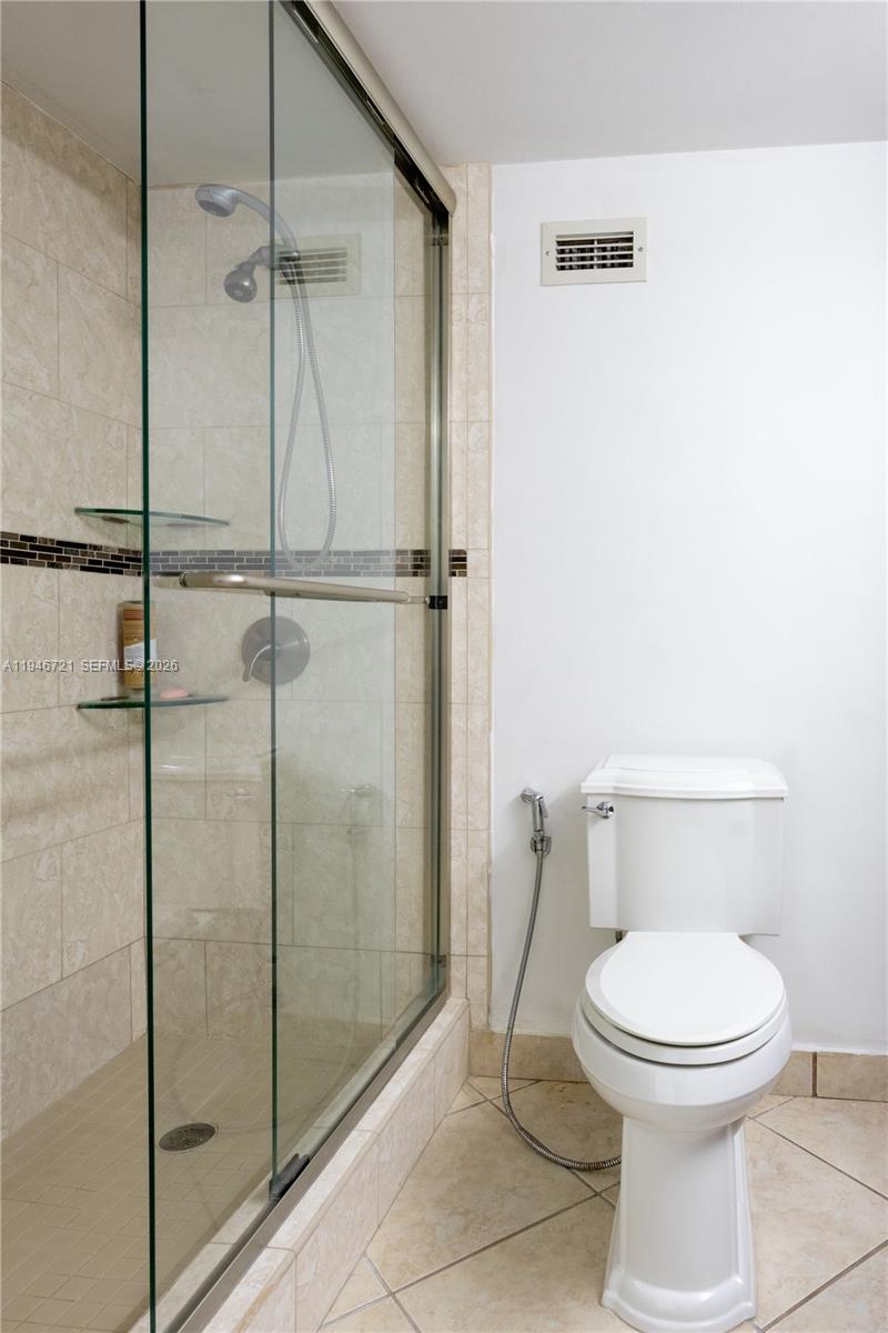 Photo of 3725 Ocean Dr  #1116, Hollywood, Florida, 33019 - 