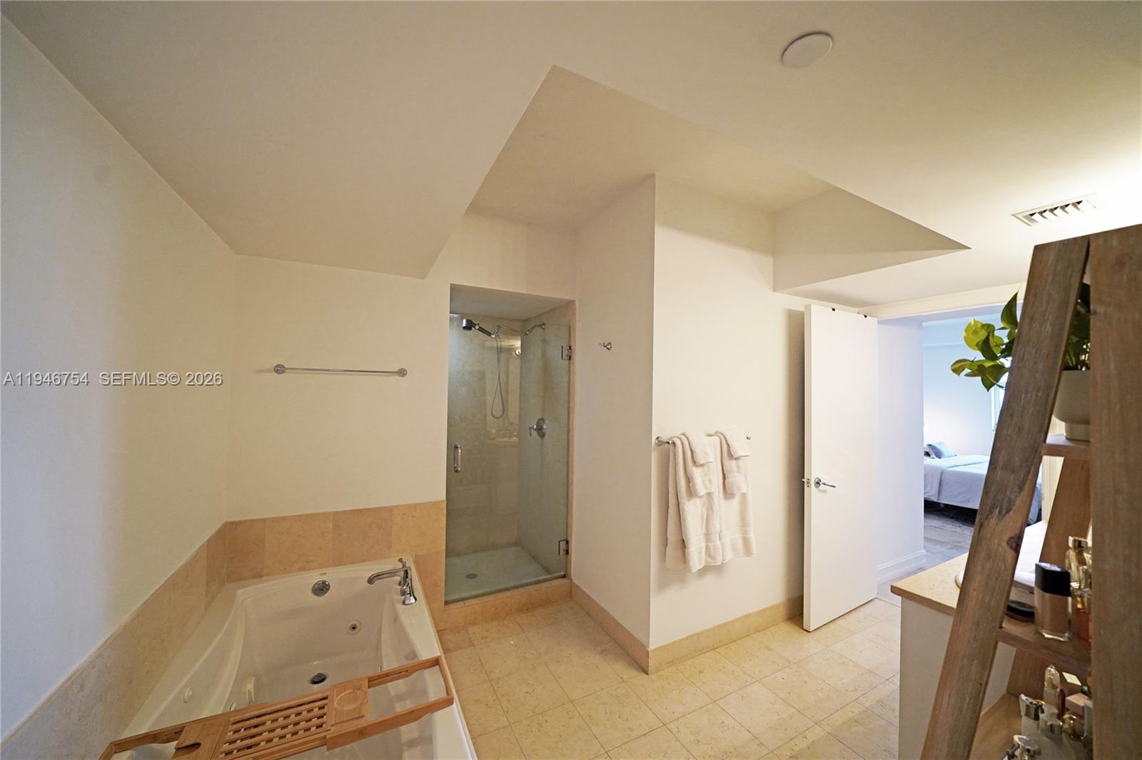 Photo of 20000 Country Club Dr  #1014, Aventura, Florida, 33180 - 