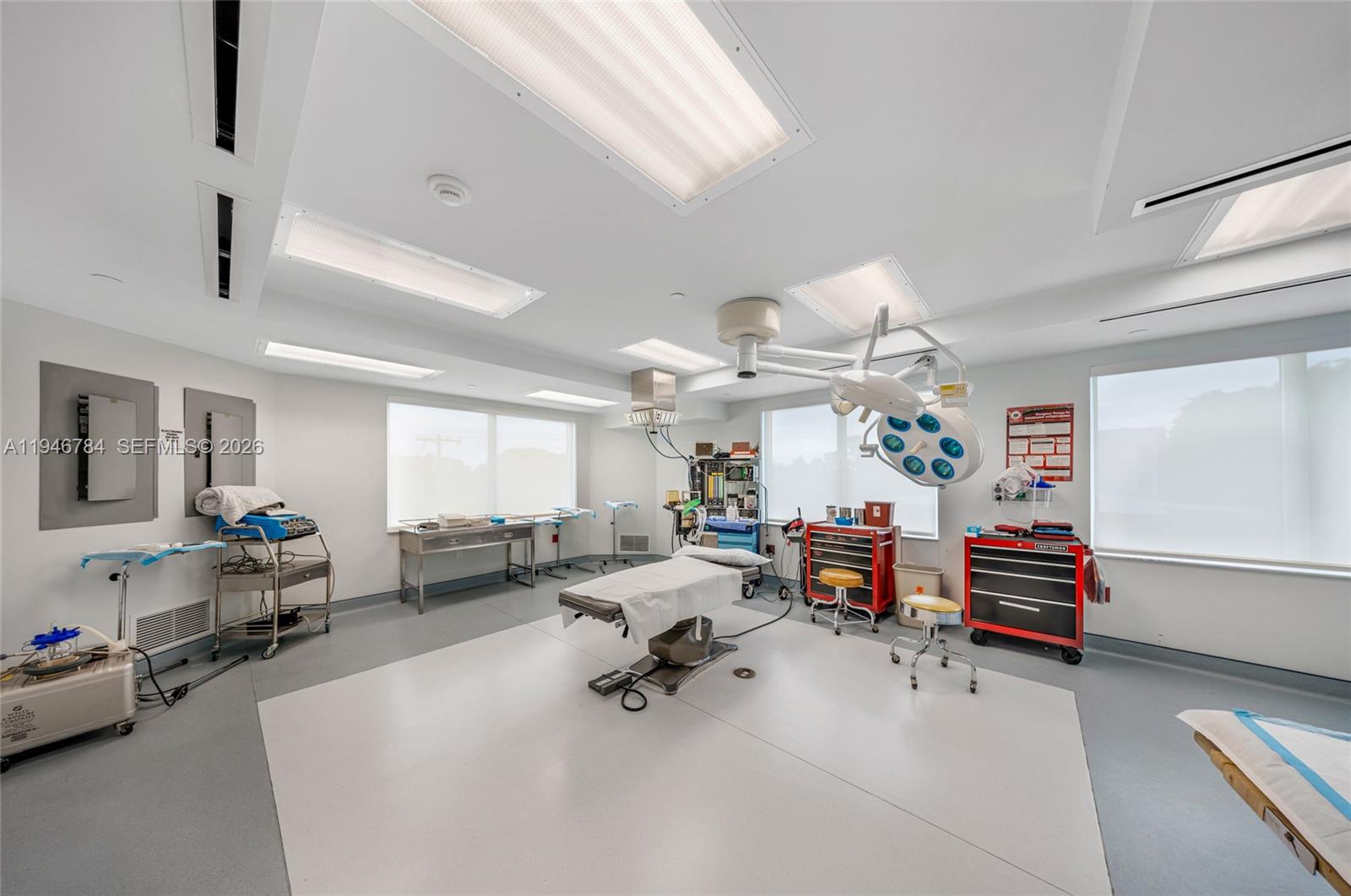   /   sq. ft. $ 2026-01-16 0 foto