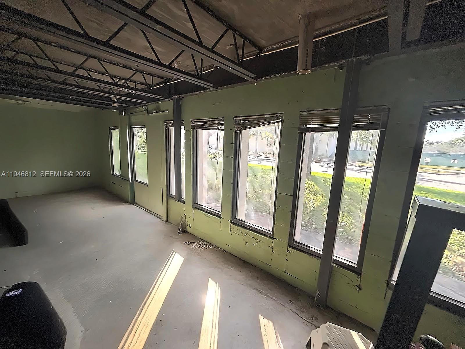 8485  /   sq. ft. $ 2026-03-05 0 Photo