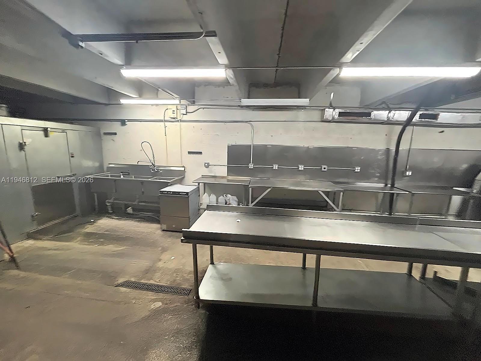 8485  /   sq. ft. $ 2026-03-05 0 Photo