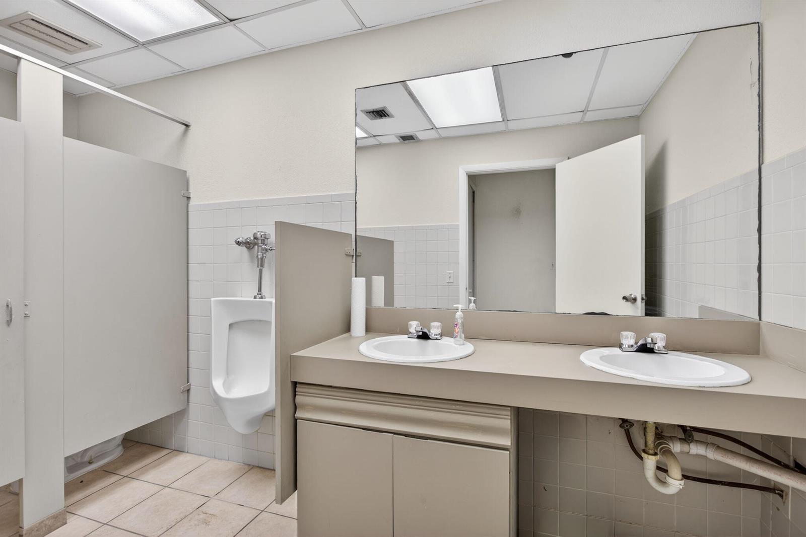 Ver detalles / 3 sq. ft. $ 2026-06-17 0 foto