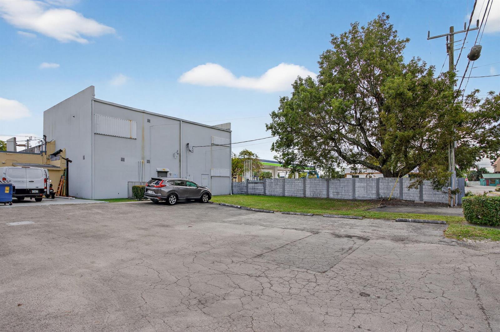 Ver detalles / 3 sq. ft. $ 2026-06-17 0 foto
