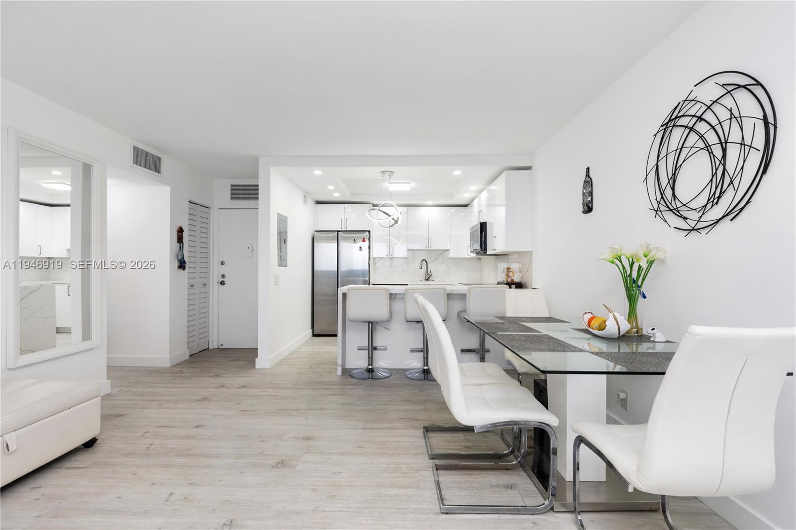 Photo of 2201 Ocean Dr  #902, Hollywood, Florida, 33019 - 