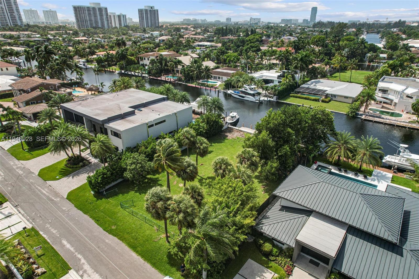   /   кв.футов $ 2026-01-16 0 Фото