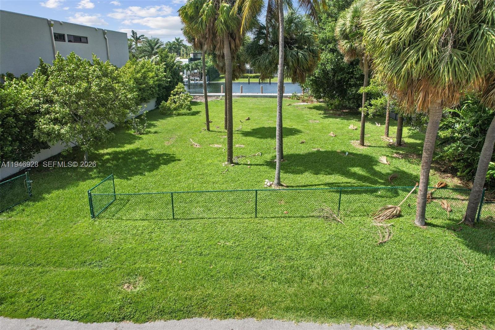   /   кв.футов $ 2026-01-16 0 Фото