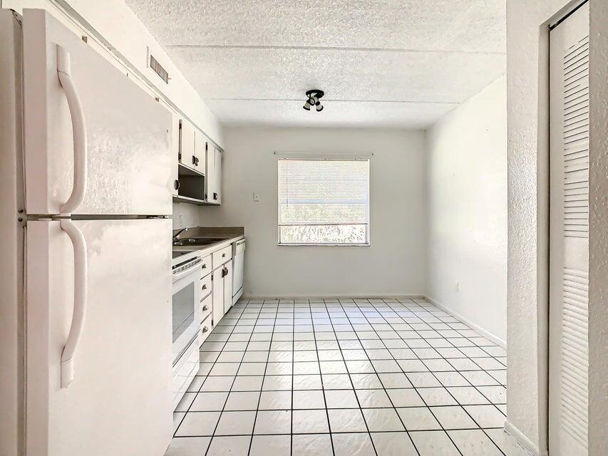   / 4 3424 sq. ft. $ 2026-06-21 0 foto