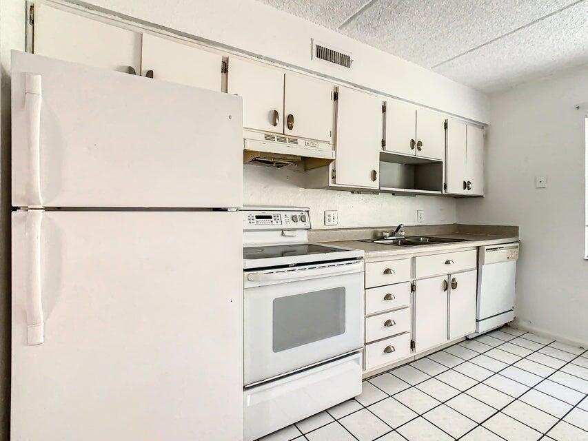   / 4 3424 sq. ft. $ 2026-06-21 0 foto