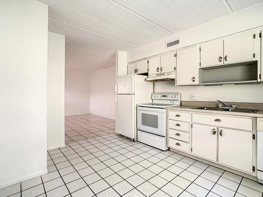   / 4 3424 sq. ft. $ 2026-06-21 0 foto