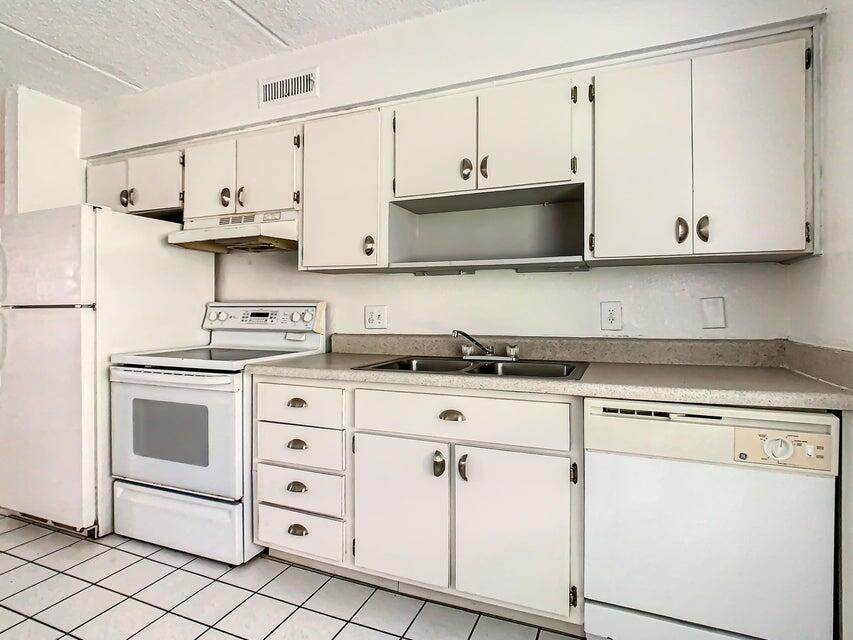   / 4 3424 sq. ft. $ 2026-06-21 0 foto