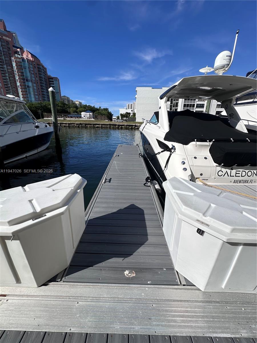   /   кв.футов $ 2026-01-16 0 Фото