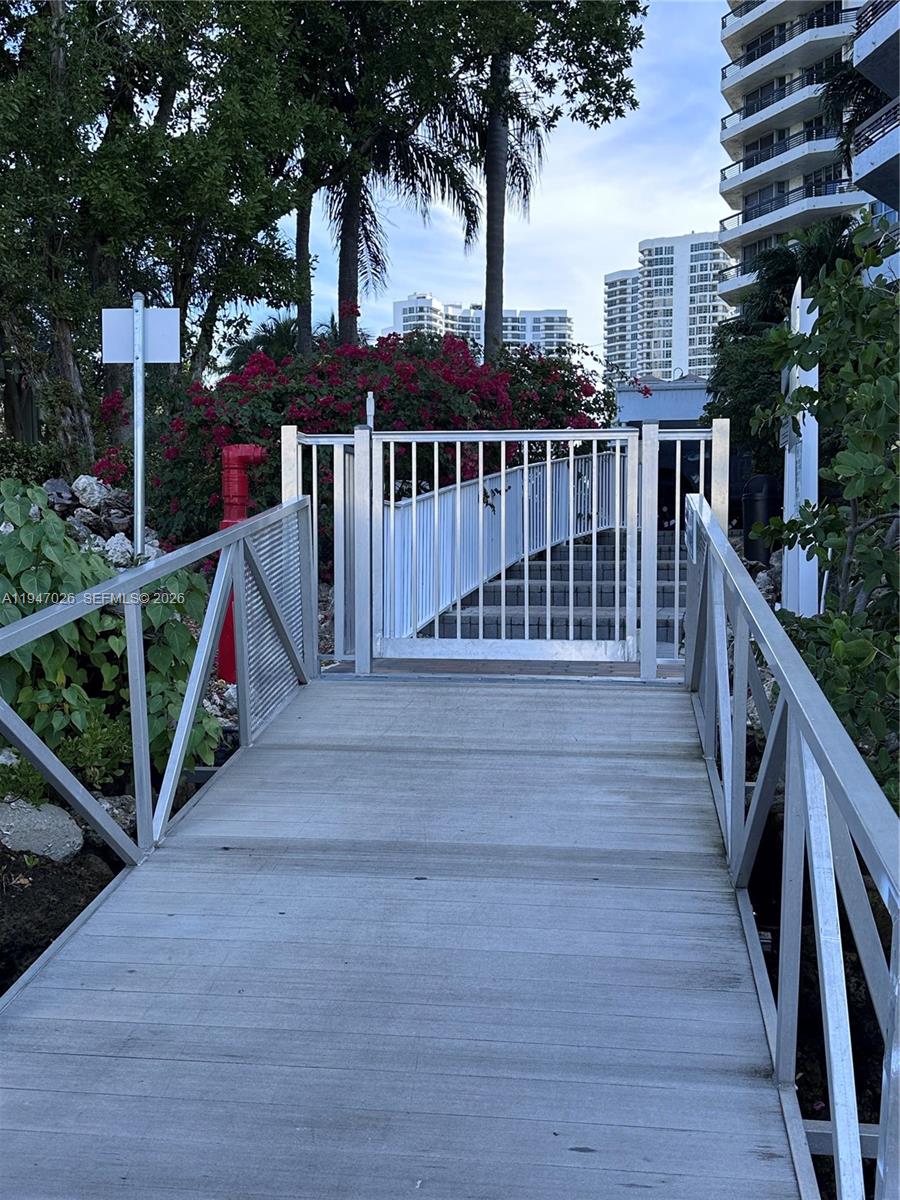   /   кв.футов $ 2026-01-16 0 Фото