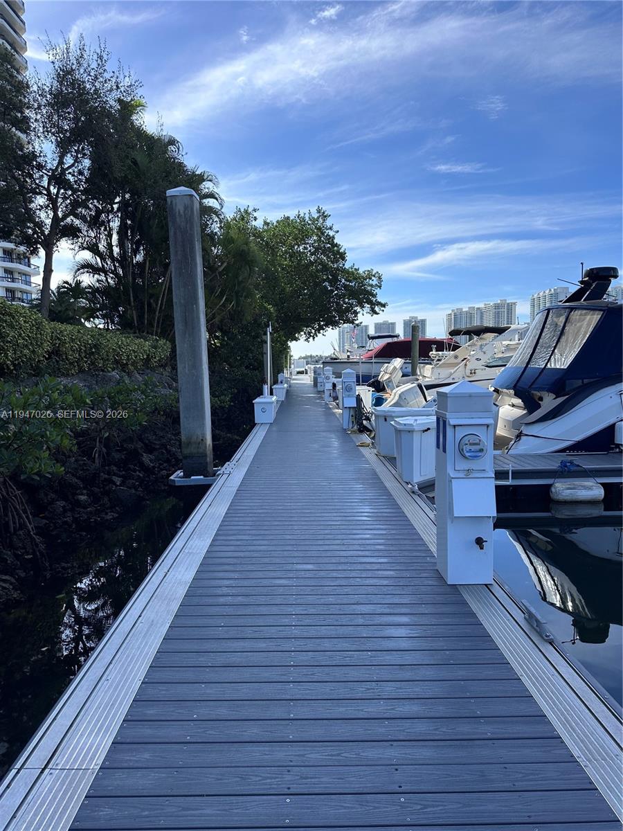   /   кв.футов $ 2026-03-16 0 Фото