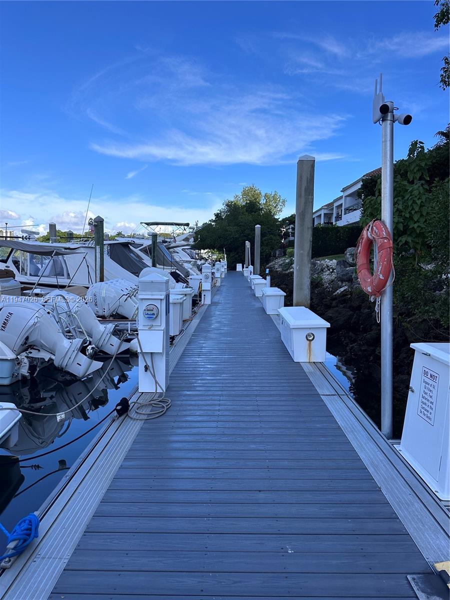   /   кв.футов $ 2026-01-16 0 Фото