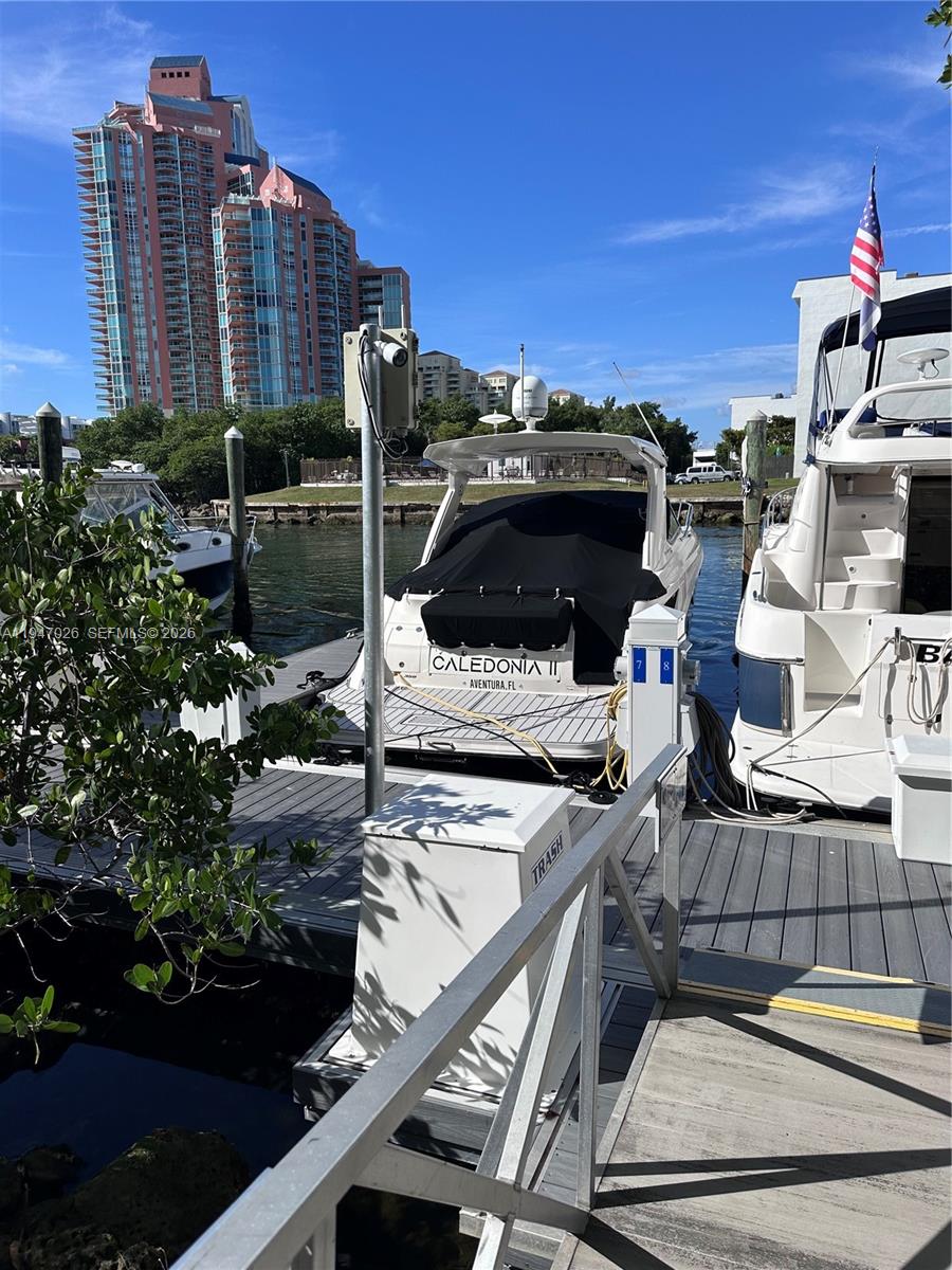   /   кв.футов $ 2026-01-16 0 Фото