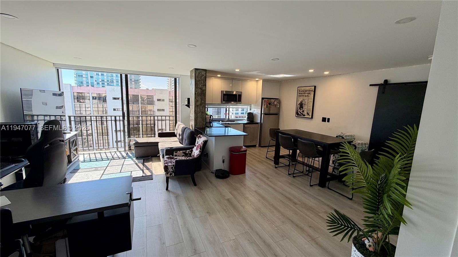 Photo of 16919 Bay Rd  #915, Sunny Isles Beach, Florida, 33160 - 