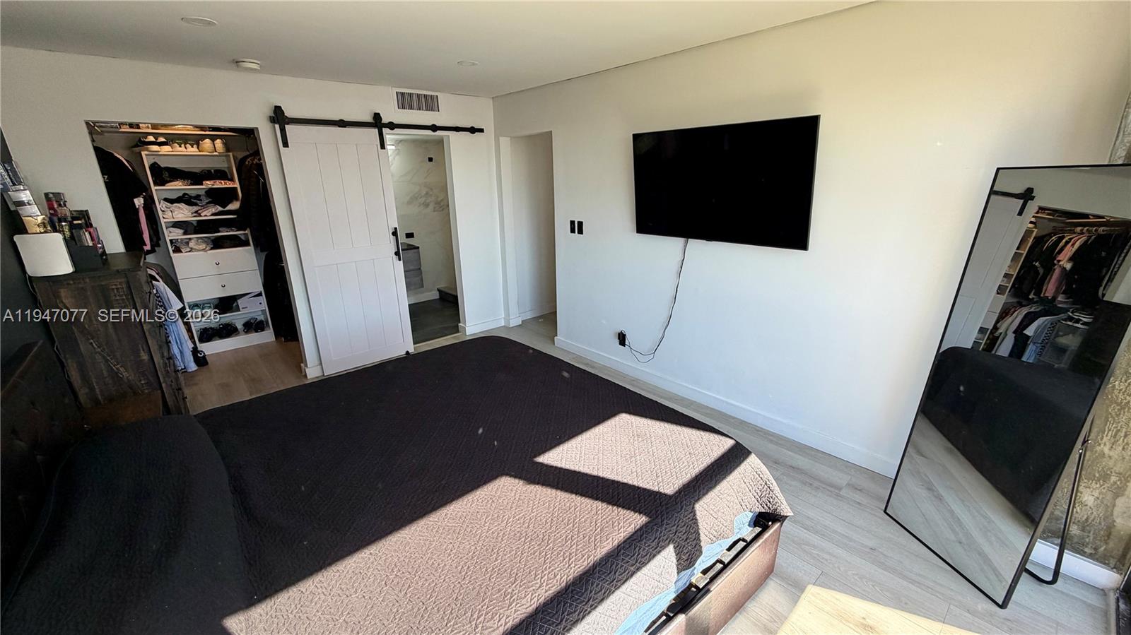 Photo of 16919 Bay Rd  #915, Sunny Isles Beach, Florida, 33160 - 