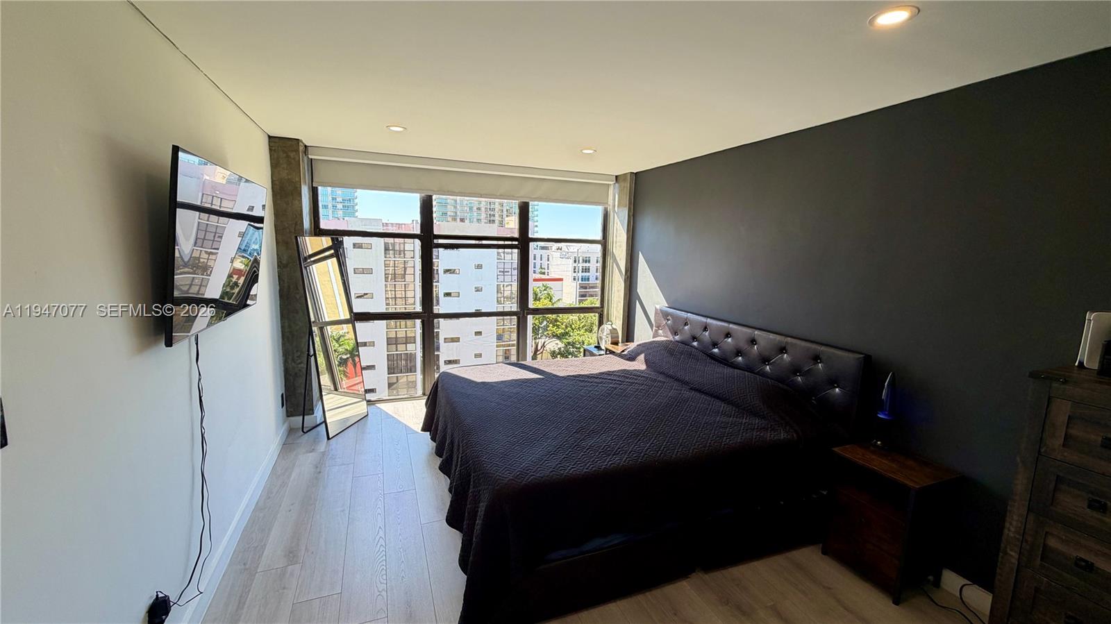 Photo of 16919 Bay Rd  #915, Sunny Isles Beach, Florida, 33160 - 