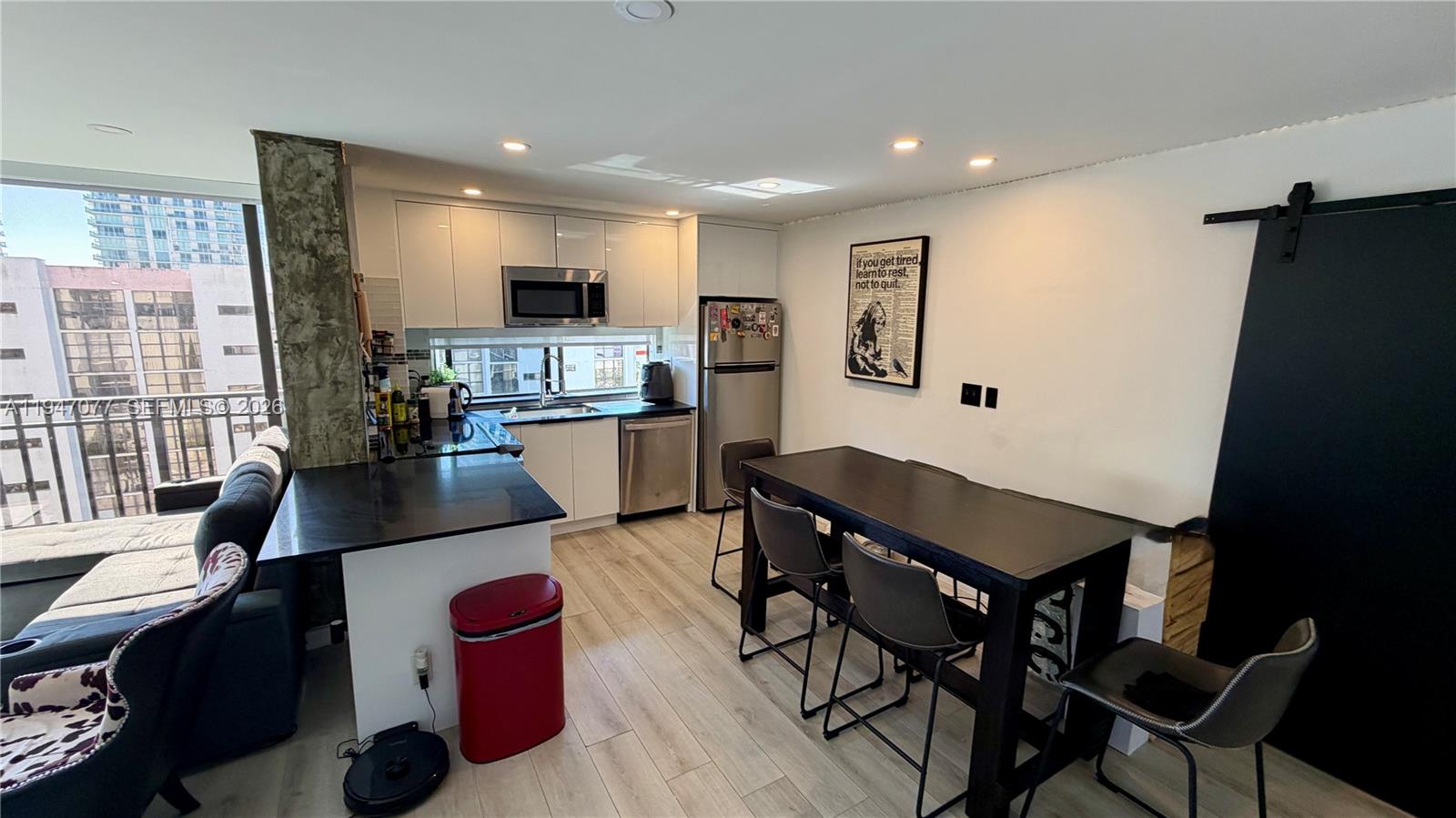 Photo of 16919 Bay Rd  #915, Sunny Isles Beach, Florida, 33160 - 