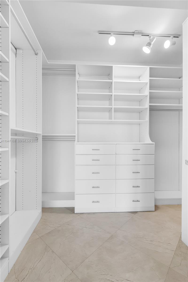 Photo of 3101 Ocean Dr  #2605, Hollywood, Florida, 33019 - 