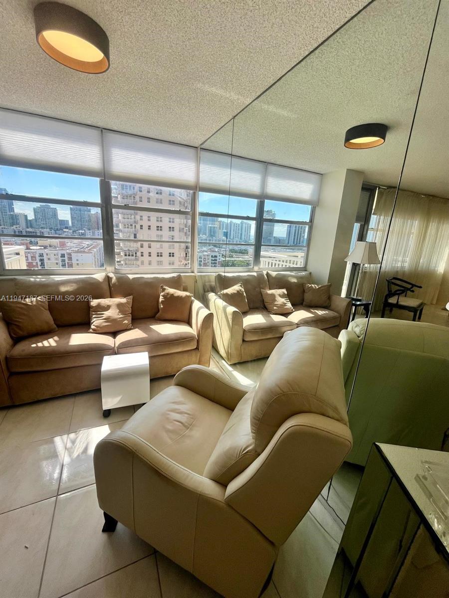 1714 1 / 2 943 sq. ft. $ 2026-01-16 0 Photo