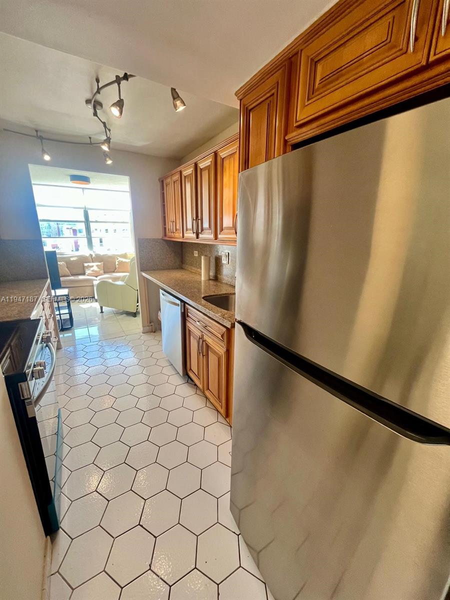 1714 1 / 2 943 sq. ft. $ 2026-01-16 0 Photo