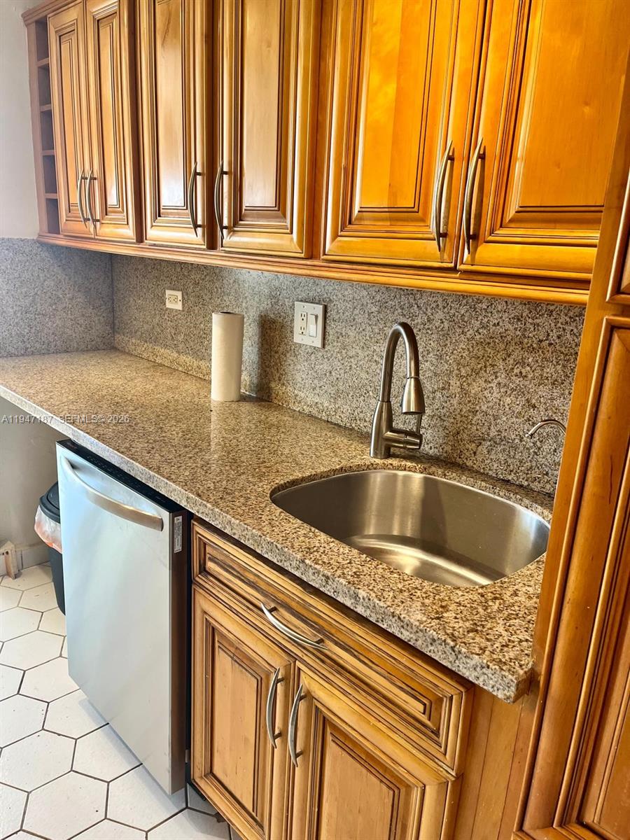 1714 1 / 2 943 sq. ft. $ 2026-01-16 0 Photo