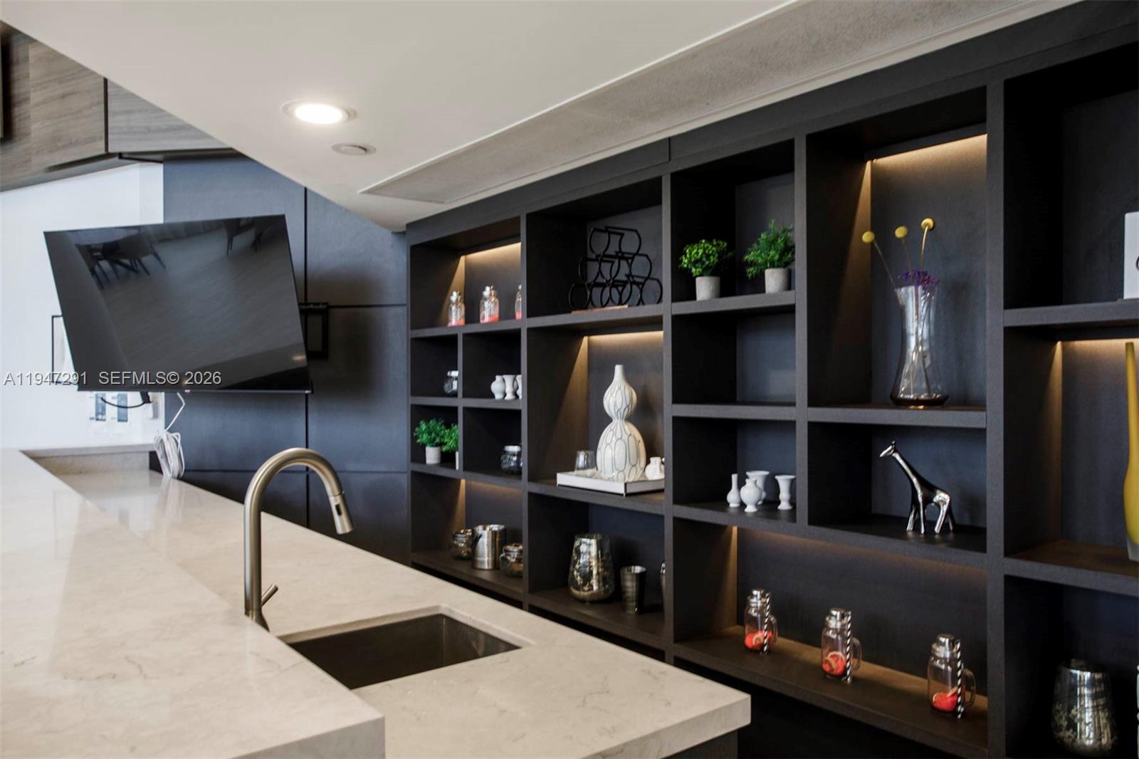 812 2 / 2 1350 кв.футов $ 2026-01-16 0 Фото