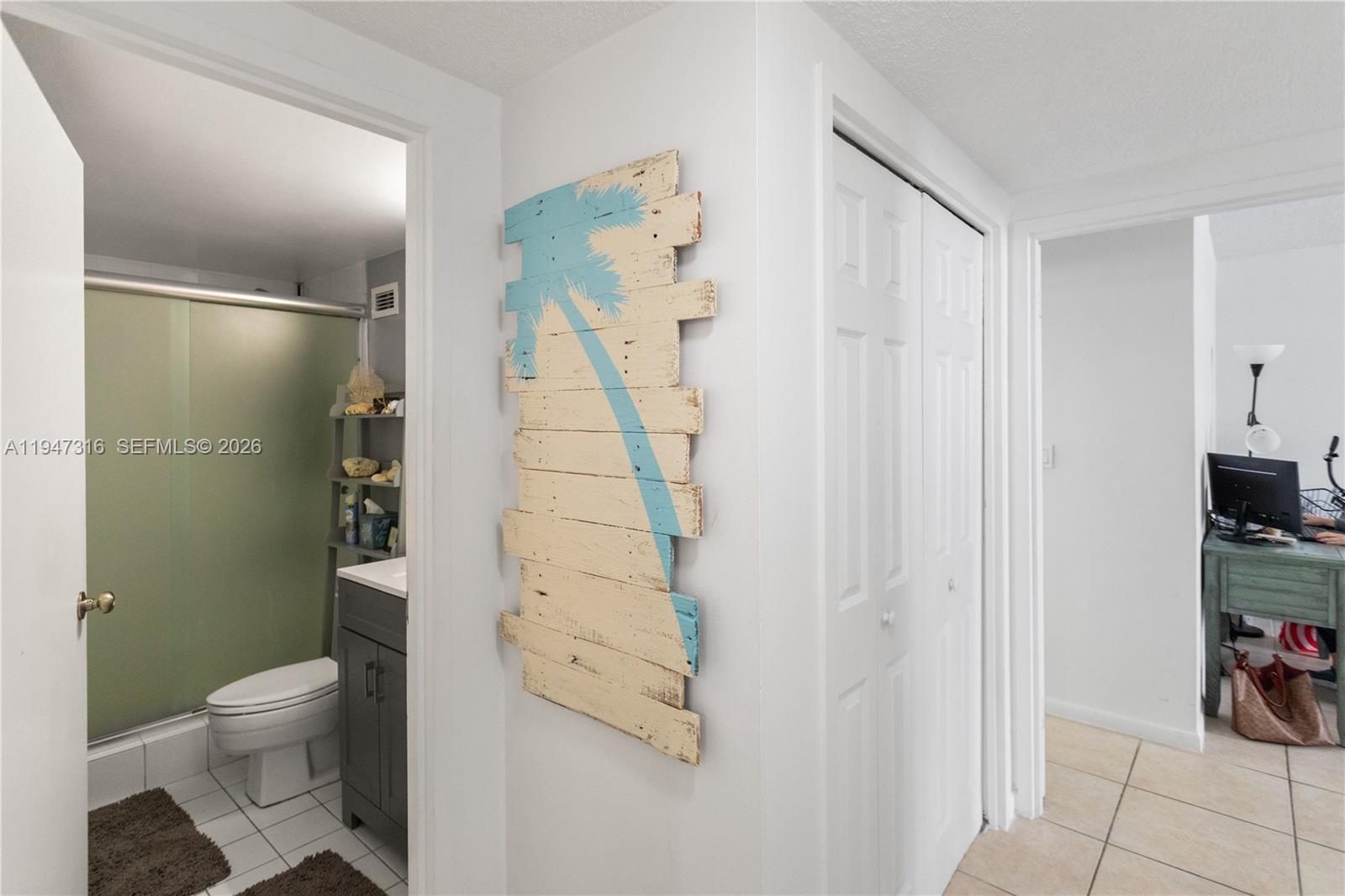 Photo of 3725 Ocean Dr  #1117, Hollywood, Florida, 33019 - 