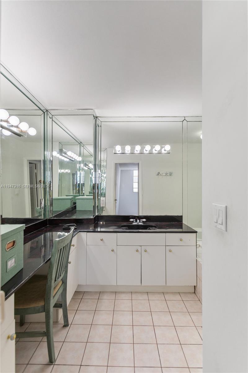 Photo of 3725 Ocean Dr  #1117, Hollywood, Florida, 33019 - 