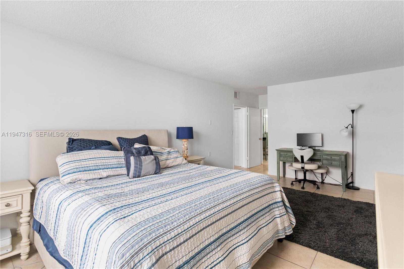 Photo of 3725 Ocean Dr  #1117, Hollywood, Florida, 33019 - 